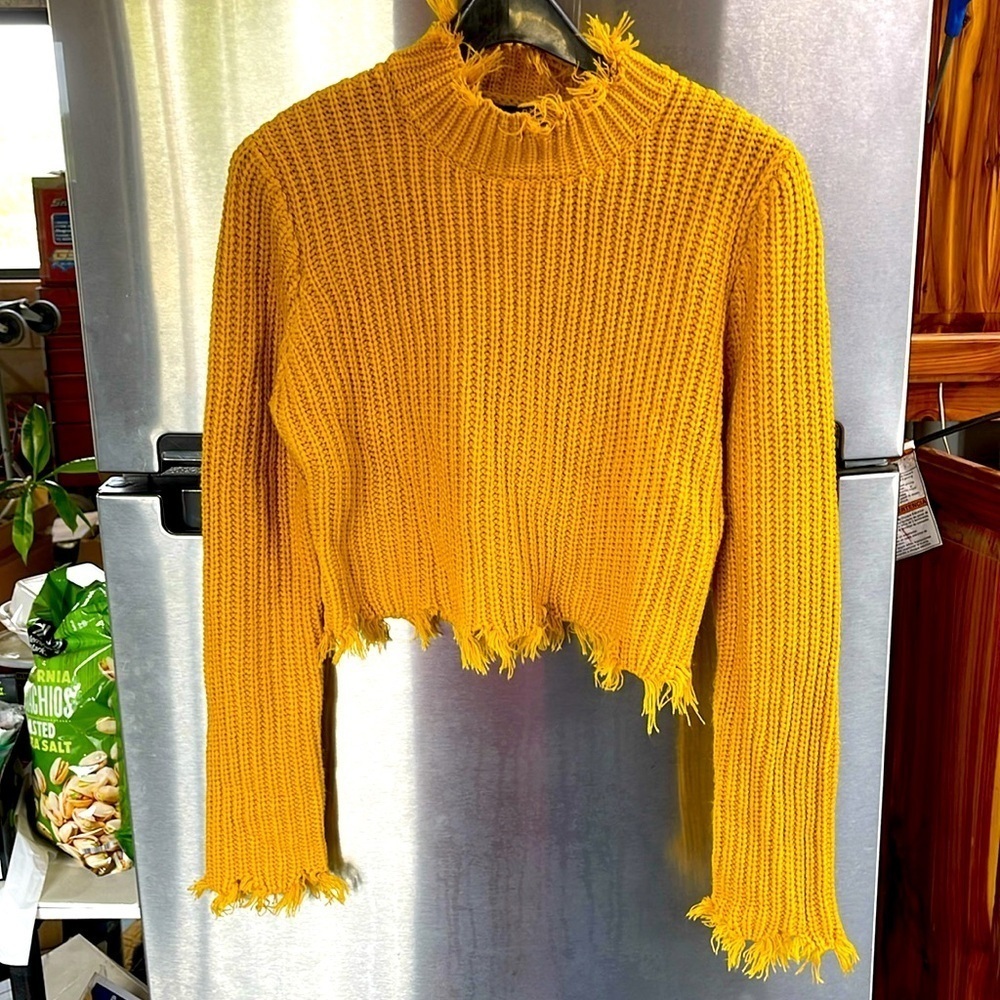 Love‎ Tree high collar Distressed Fringe Cropped Sweater Medium mustard color.